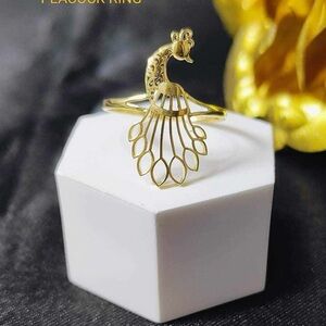 18k. SAUDI GOLD ELEGANT Peacock Ring SZ 6